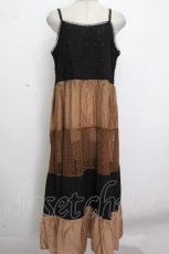 画像1: axes femme NOSTALGIE / 配色ティアードキャミワンピース  黒ｘブラウン S-26-04-25-1035-AX-OP-AS-ZS (1)