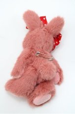 画像2: PINK HOUSE / うさぎぬいぐるみコサージュ  ストロベリー S-26-04-25-019-LO-AC-HR-ZS (2)