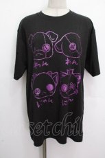 画像1: NieR Clothing / NieRちゃんプリントTシャツ  黒ｘ紫 S-26-04-26-040-PU-TS-HR-ZS (1)