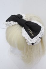 画像1: Angelic Pretty / ロゴ刺繍レースカチューシャ  黒 S-26-04-26-021-AP-AC-HR-ZS (1)