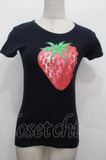 画像1: MILK / イチゴプリントTシャツ  紺 S-26-04-27-018-ML-TS-AS-ZS (1)