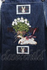 画像2: PINK HOUSE / White Cloverリース＆sleeping rabbit刺繍デニムジャンパースカート  青 S-26-04-30-039-LO-OP-AS-ZS (2)