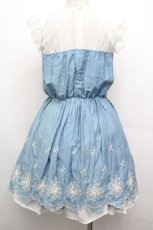 画像2: axes femme / 刺繍入りワンピース  サックスｘアイボリー S-26-05-02-037-AX-OP-HR-ZS (2)