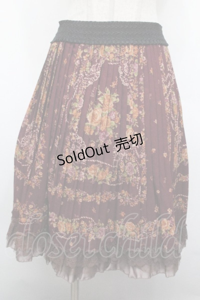 画像1: axes femme / スカーフ柄プリーツスカート  ワイン S-26-05-02-055-AX-SK-HR-ZS (1)