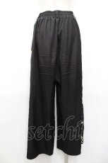 画像2: NieR Clothing / サイドZIPワイドパンツ  黒ｘイエロー S-26-05-05-060-PU-PA-HR-ZS (2)