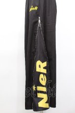 画像3: NieR Clothing / サイドZIPワイドパンツ  黒ｘイエロー S-26-05-05-060-PU-PA-HR-ZS (3)