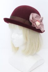 画像1: axes femme / BIGガーデン付ボーラー帽  ワイン S-26-05-05-1029-AX-AC-AS-ZS (1)