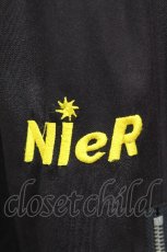 画像4: NieR Clothing / サイドZIPワイドパンツ  黒ｘイエロー S-26-05-05-060-PU-PA-HR-ZS (4)