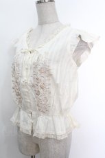 画像3: axes femme / エンブロイダリー肩フリルブラウス  キナリ S-26-05-06-010-AX-BL-HR-ZS (3)