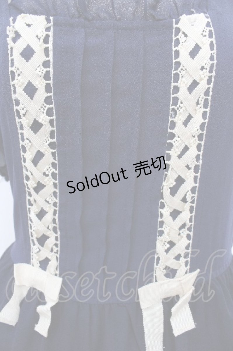画像4: axes femme / 編み上げリボンシフォントップス  紺 S-26-05-07-057-AX-BL-HR-ZS (4)