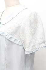 画像4: axes femme / レース襟付きブラウス  サックス S-26-05-07-028-AX-BL-HR-ZS (4)
