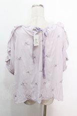 画像2: axes femme / ローズ刺繍フリルプルオーバー  ラベンダー S-26-05-08-029-AX-BL-AS-ZS (2)