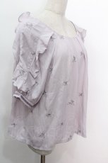 画像3: axes femme / ローズ刺繍フリルプルオーバー  ラベンダー S-26-05-08-029-AX-BL-AS-ZS (3)
