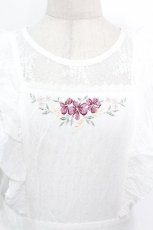 画像4: axes femme POETIQUE / フラワー刺繍ピナフォアワンピース  白 S-26-05-08-031-AX-OP-AS-ZS (4)