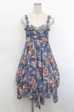 画像1: axes femme / 胸元フラワーモチーフ付きレースキャミワンピース  ブルー S-26-05-08-039-AX-OP-TE-ZS (1)