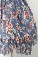画像4: axes femme / 胸元フラワーモチーフ付きレースキャミワンピース  ブルー S-26-05-08-039-AX-OP-TE-ZS (4)