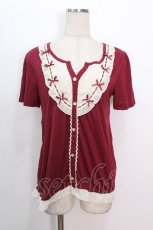 画像1: axes femme / リボン付きブロッキングプルオーバー  ワイン S-26-05-08-014-AX-TO-HR-ZS (1)