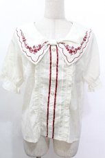 画像1: axes femme POETIQUE / チェリー刺繍リボン襟ブラウス  オフｘ赤 S-26-05-10-028-AX-TO-AS-ZS (1)