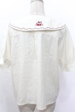 画像2: axes femme POETIQUE / チェリー刺繍リボン襟ブラウス  オフｘ赤 S-26-05-10-028-AX-TO-AS-ZS (2)