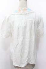 画像2: Fi.n.t / シェル刺繍ブラウス  白 S-26-05-10-025-CA-BL-AS-ZS (2)