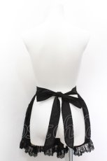画像2: ATELIER PIERROT / ロゴ刺繍入りレースエプロン  黒 S-26-05-11-025-EL-ZA-HR-ZS (2)
