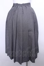 画像2: Fi.n.t / 別珍使い太プリーツスカート  グレー S-26-05-12-057-CA-SK-AS-ZS (2)