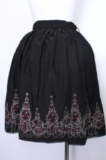 画像2: axes femme / 裾メルヘンバラ刺繍スカート  黒 S-26-05-12-059-AX-SK-HR-ZS (2)