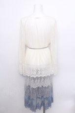 画像2: axes femme / グラデーションレースガウン  ブルーｘオフ S-26-05-19-043-AX-TO-AS-ZS (2)