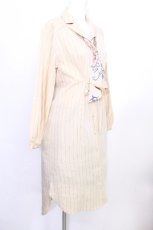画像2: axes femme / スカーフ付シャツワンピ  オフ S-26-05-22-028-AX-OP-AS-ZS (2)