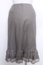 画像2: INGEBORG / 裾レーススカート  グレー S-26-05-24-054-LO-SK-HR-ZS (2)