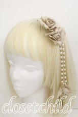 画像1: Victorian maiden / パールチェーン付きローズコサージュコーム  ベージュ S-26-05-25-018-CL-AC-HR-ZS (1)