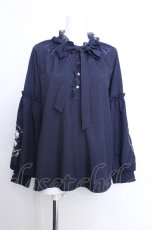 画像1: axes femme / ガーベラ刺繍ボリューム袖ブラウス  ネイビー S-26-05-29-039-AX-BL-HR-ZS (1)