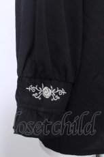 画像4: axes femme / バラ刺繍ヨーク切替七分袖ブラウス  黒 S-26-05-29-042-AX-BL-HR-ZS (4)