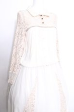 画像4: axes femme / ブローチ付きロングワンピース  キナリ S-26-05-29-049-AX-OP-HR-ZS (4)