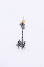 画像2: Q-pot. / スパイダーピアス  シルバー S-26-05-29-011-QP-AC-HR-ZS (2)