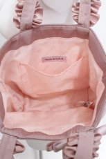 画像4: Maison de FLEUR / ピンクピンクサテンフリルトートバッグ F ピンク S-26-06-02-1050-LO-BG-SZ-ZS (4)