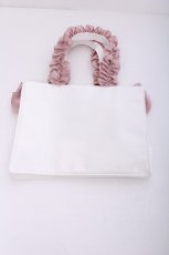 画像3: Maison de FLEUR / ジャカードリボンフリルスクエアトートSバッグ  白ｘピンク S-26-06-04-015-LO-BG-HR-ZS (3)