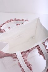 画像4: Maison de FLEUR / ジャカードリボンフリルスクエアトートSバッグ  白ｘピンク S-26-06-04-015-LO-BG-HR-ZS (4)