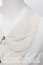 画像3: axes femme POETIQUE / パール襟フリルブラウス  キナリ S-26-06-06-032-AX-BL-HR-ZS (3)