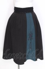 画像1: axes femme / チャイナ風刺繍スカート  黒ｘグリーン S-26-06-10-057-AX-SK-HR-ZS (1)