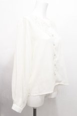 画像3: axes femme POETIQUE / フラワー刺繍襟ブラウス  白 S-26-06-18-006-AX-BL-AS-ZS (3)
