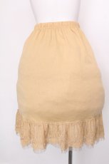 画像2: axes femme / レース×プリーツペチスカート  ベージュ S-26-06-19-058-AX-SK-AS-ZS (2)