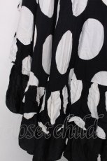 画像3: SEXY DYNAMITE LONDON / ドット柄フリル巻きスカート  黒ｘ白 S-26-06-19-062-PU-SK-HR-ZS (3)