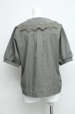 画像2: axes femme / アソートボタンビッグ襟ブラウス  グレー S-26-06-19-029-AX-BL-AS-ZS (2)