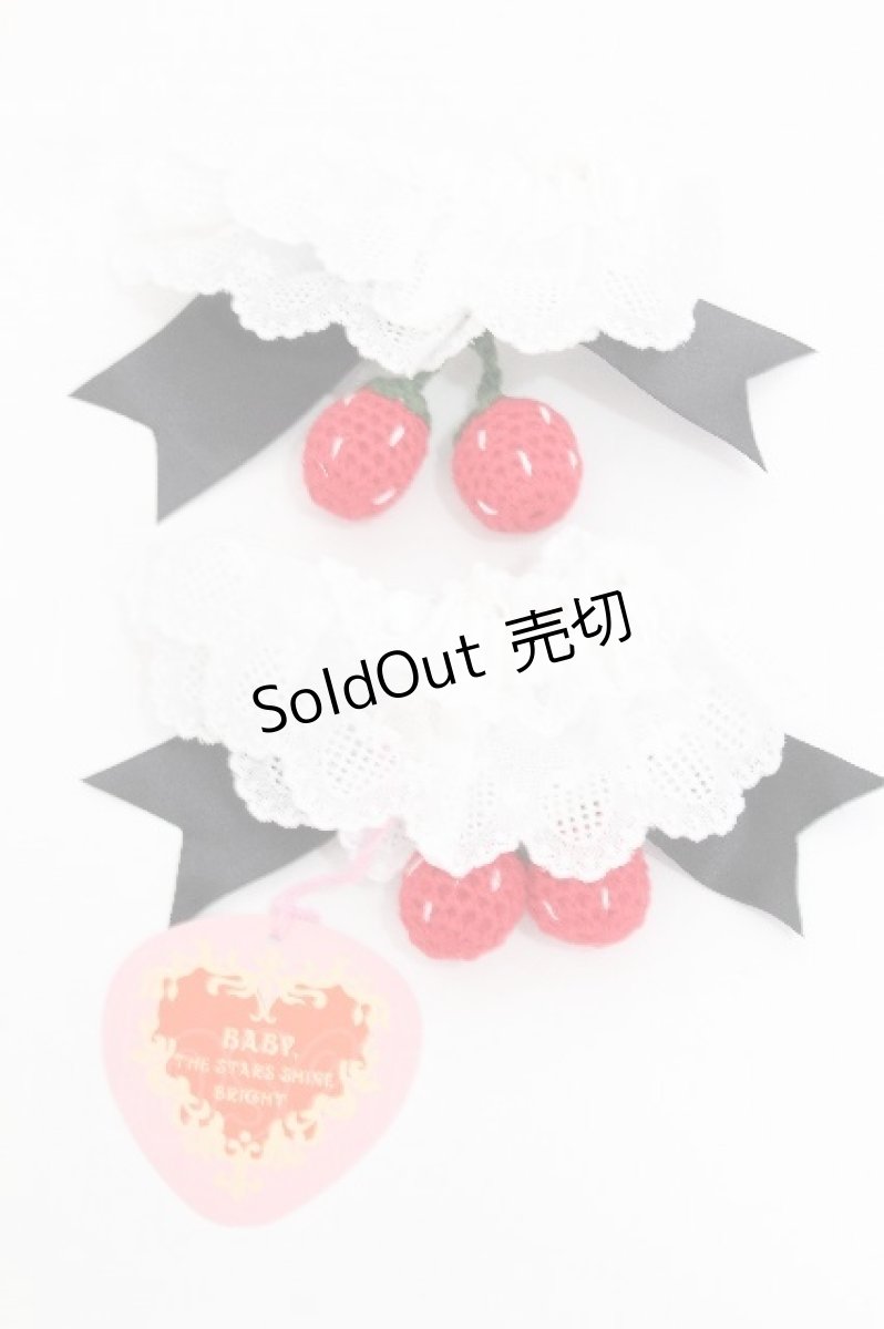 画像2: BABY,THE STARS SHINE BRIGHT / ゆらゆらいちごのHappy Berry Presentお袖とめ  黒 S-26-06-24-008-BA-AC-AS-ZS (2)