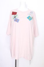 画像1: PINK HOUSE / xケイタマルヤマ　ワッペンカットソー  ピンク S-26-06-25-002-LO-TO-AS-ZS (1)
