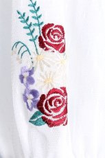 画像4: axes femme POETIQUE / きらめく花園刺繍カットプルオーバー  サックス S-26-06-26-017-AX-TO-AS-ZS (4)