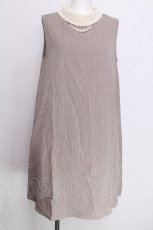 画像1: axes femme / ネックレス付きロールカラー襟ワンピース M ベージュ S-26-06-27-036-AX-OP-SZ-ZS (1)
