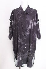画像1: NieR Clothing / 転写シャツ  黒ｘグレー S-26-06-29-022-PU-BL-AS-ZS (1)