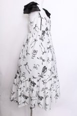 画像2: axes femme / トゥシューズ柄リボン付ワンピース  白 S-26-07-04-038-AX-OP-HR-ZS (2)